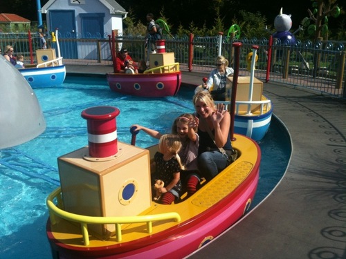 lucymoreluck's profile picture. Crazy girl lost in Swindon...need to find a way back to Manchester!!