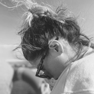 JenZarco's profile picture. Odio La que se Avecina, las anchoas,la gente forzada y los platos de pizarra.