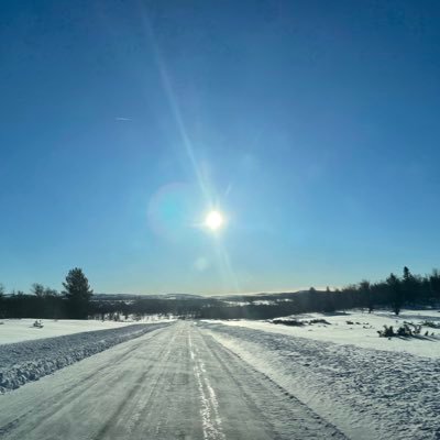 zmichaelz549's profile picture. Vill inte tvingas betala för Public Service. Bilberoende landsbygdsbo som bekymras över tillståndet i nationen och världen.