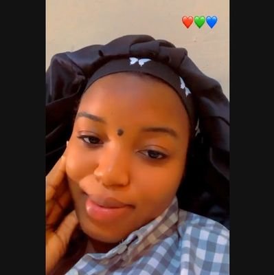 Muslimah🧕| medical student| web 3 woman| Collab manager| |5ft 6in tall| eccentric AF| #NFTs