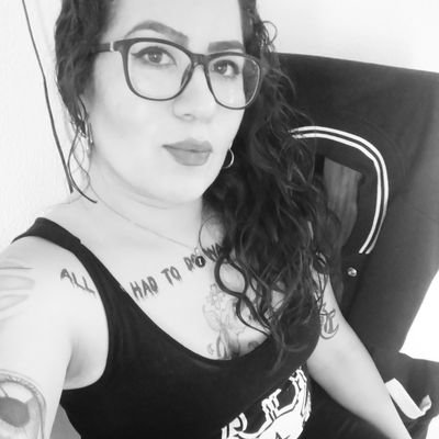 I'm drummer!!!! Frustrated bassist and only a social drinker - my diploma in wine tasting has nothing to do with that       -.-           


💙♔️ Ravenclaw ♔️💙