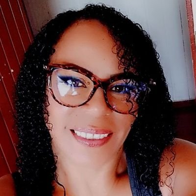 HUMILDE,SENSILLA Y CON UN CORAZON COMO POCAS.....🤪🥰O:-)