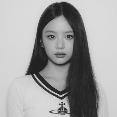 New_HoneyPham's profile picture. 🍯 #NewJeans