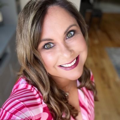 MiniMediaIrl's profile picture. @networkgalway Solo Business Woman ‘21 🖥 digital & business strategist 📱social media trainer 🌎 web designer 💡influencers @bloggeragentirl