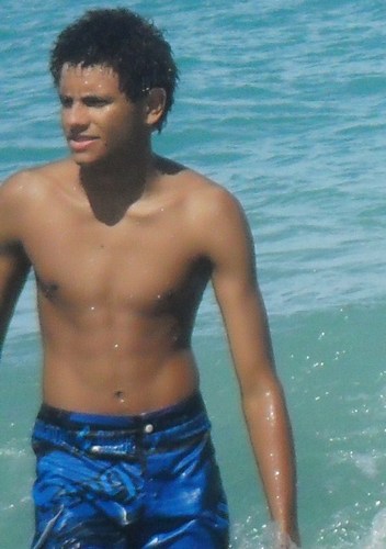 DuDuTributino's profile picture. 17 anos, Um Torcedor Do FLAMENGO e do SPORTCR, Músico, Estudante, E Feliz Em Tudo o Que Faço, Enfim, Esse Sou Eu. 
Follow-me