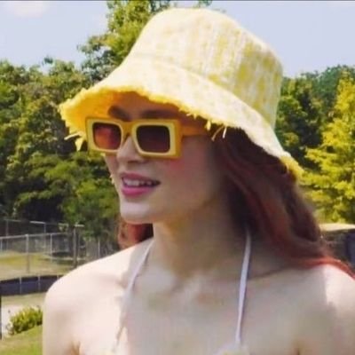 snowmunson's profile picture.