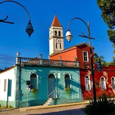 Ambiente agradável, onde a história do Casarão, de 1902, harmoniza com todo o acervo, os serviços prestados, os projetos e o conforto proporcionado ao público.