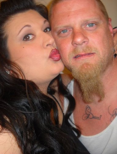 i have 3 awsome kids, i love to cook for my family,and hope to be married to my cool ass boyfriend by the end of the year.life is good.
