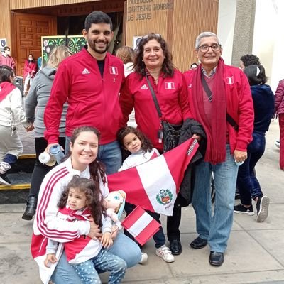 Dios, Patria y Familia. Lic. Ciencias Marítimas. Mg. Economía. Comando de Infantería de Marina.