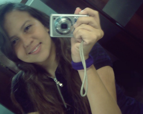 Nivânia Freitas, 15anos, Libriana, chocolatra, escoteira/guia, Estudante do Ensino Médio. maas?!!  ~  Follow-me :B