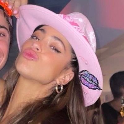 billiontini's profile picture. she/her