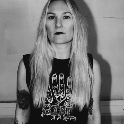 cufferama's profile picture. Co-operator at @tarantulatapes | 🎸 for Heavy Petter / Angry Spells / Nova Doll | Animal welfare advocate