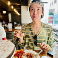 hobi eating⁷(@hobinyoms) 's Twitter Profileg