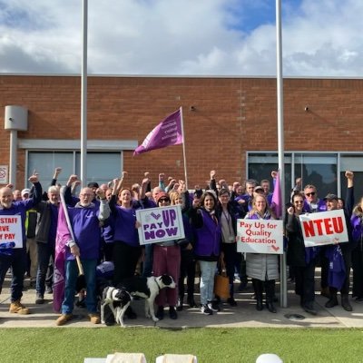 Swinburne Branch of the @NTEUnion @NTEUVictoria #betterunis #securejobs #union ✊✊Stop the #SWiNdle #HigherEd