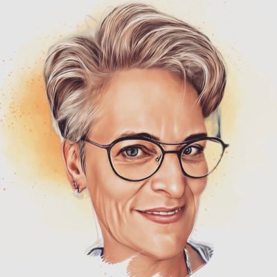 CarolienValstar's profile picture. Getrouwd met @Groene_Paprika, / fotografie / tuinbouw / werkt met cijfers en in de uitzendbranche. Ook bij @StolzeBV  achter de receptie.