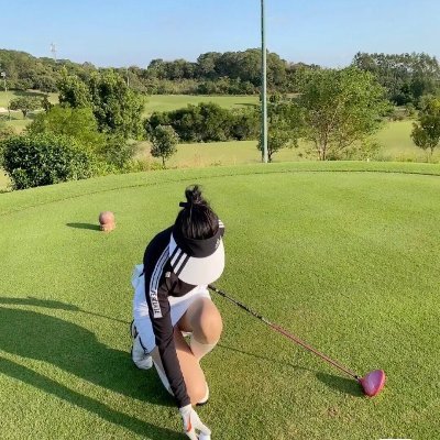 BasilGarden6's profile picture. The coming of autumn, also let the grass on the yellow dress.