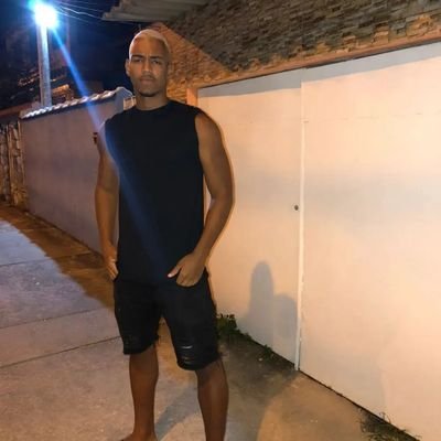 Sorriso_of's profile picture. Longe de todas negatividades

insta:@sorriso__of