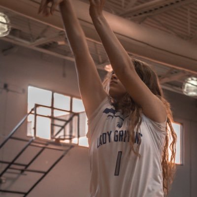 25’ | Gateway Charter HS🦅 | 5’5 | Shooting Guard/Forward | 4.2 GPA | 🏀&🏐 | jazmynec312@gmail.com