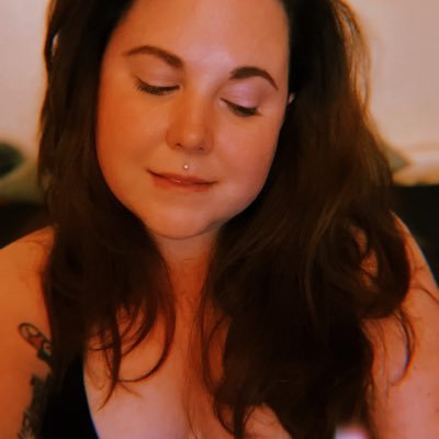 part-time hot girl, part-time just-a-little-guy. she/they