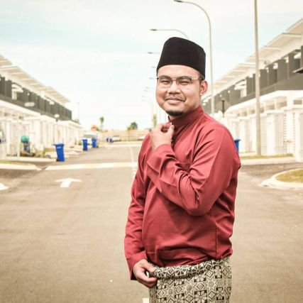 Tercipta dengan tanah, duduk atas tanah,  kerja ukur tanah, mati masuk tanah