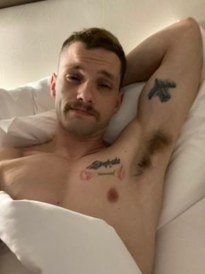 Je suis gay versatile, je suis disponible pour tout plan coquin payant, je sais faire un tas de truc pour donner du plaisir. Écrivez-moi en privé 😉🏳️🌈