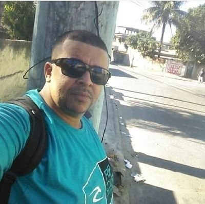Amigo,leal,sincero,verdadeiro! Se quiser saber mais sobre mim venha para o meu mundo!!
Vida longa aos meus inimigos para q vejam a minha vitoria