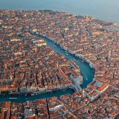 CityPRN's profile picture. Daily curated collection of breathtaking city pictures from around the globe.