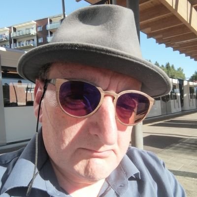 Mobile scientist ☄️😎😁
Previously spotted in 🇧🇪, 🇨🇮, 🇧🇷, 🇪🇦, 🇳🇴, and frequent visitor to Belfast.