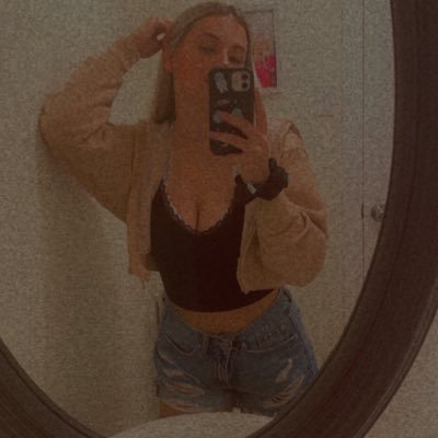 emackenzie14's profile picture. 