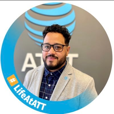 Associate Director FL✈️NC “I’m still building myself one day at a time!” Coach of BuzzCity! MDP Alumni 👨‍🎓 / SEA🎖️ coach@💙 💫🇵🇷💫 opinions are my own!