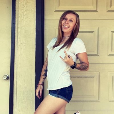Good times and good vibes ✌🏼 OH📍 Future Zookeeper 🐾 27 ♋️ Dog mom💕Bisexual 🏳️🌈 she/her