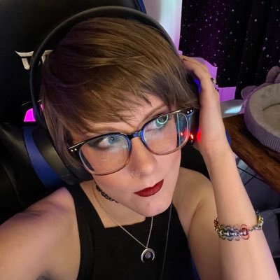 Lady w/ the voice who makes wholesome cat rescue vids & streams horror games • 💜 feed our rescue kittens: https://t.co/1UaomJI0VZ • she/her