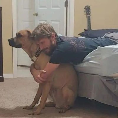 weepaat's profile picture. 💸