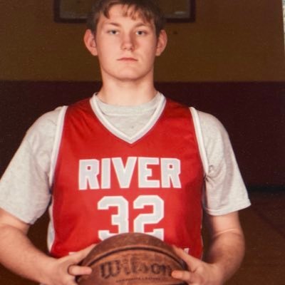 Robert Hale C/O 2024 PF 6’2 PF Basketball🏀 @robertleehale326@gmail.com (945-290-0516)