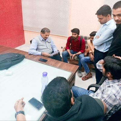 सबको गिला है - बहुत कम मिला है। ज़रा सोचिए - जितना आपको मिला है, उतना कितनों को मिला है। 💯
