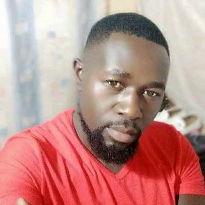 Enigmatic, forthright, amiable.....
God fearing and activist for human right and animal rights..
Here for good vibes and insha'Allah 🙏
Man U DieHard