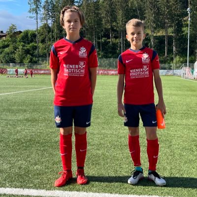 filipina_i's profile picture. Profil piłkarski rodzeństwa Filipina (2012) i Szymon (2009). Prowadzi tata, Mariusz.