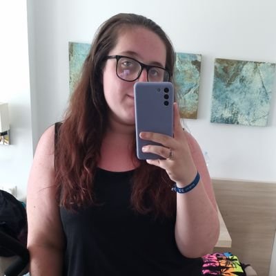 HollyJadeAston's profile picture. 