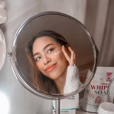 Veronic26512687's profile picture. 