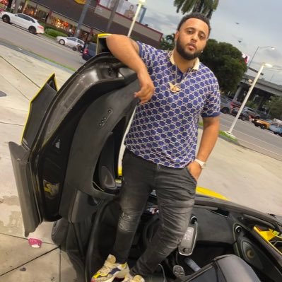 Del State Alum #RIPTOMYBEAUTIFULSISTERS IG @wan.bandz Professional Sports Betting Consultant🏀 @Highrollerz_Locks