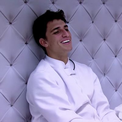 priorsmallville's profile picture. Ninguém atrapalha aquele que Deus escolheu para vencer.
Fan account 💂