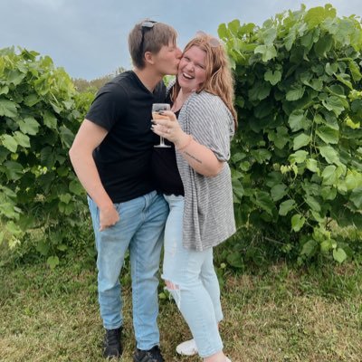 tayloxoxh's profile picture. I’m on my work’s Twitter more than mine