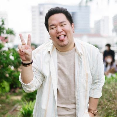🧀 Butter 🇹🇭 Noey 🏳️‍🌈 🐽 Chubby_
Alumnus of the RB118 | SWU PA16 | Nadao | GDH | WeTV
_MC | Actor | Entertainer | Eater | Wanderer