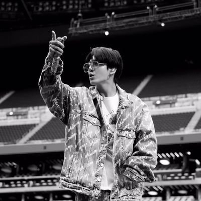 bunnyggukiii's profile picture. SHINE ▫️ DREAM ▫️ SMILE 💜