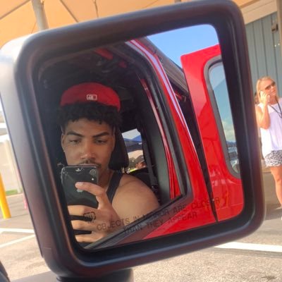 25 / Twitch Affiliate / Actor / Model / Bartender