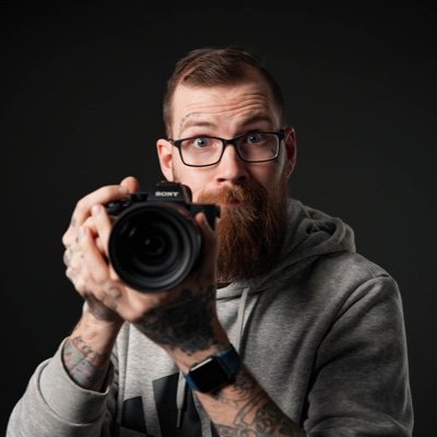 filmmaker 🎥 Photographer 📸 Youtuber 💻 Father & Husband 👨‍👩‍👧‍👦 About me https://t.co/261TvKvprI