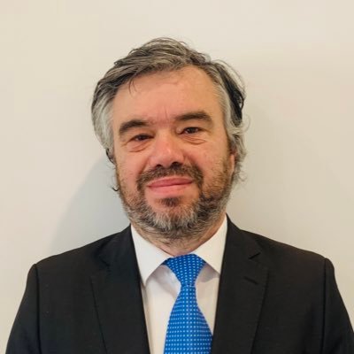 Política internacional, com incidência no espaço atlântico.