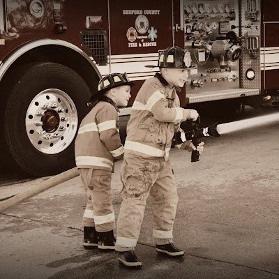 Sinner saved by grace, husband, father to 3, firefighter, learner and sharer of knowledge, old firefighter helping make the young firefighters old firefighters