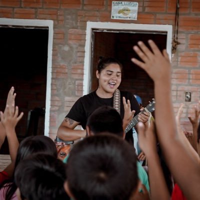 Cantautora Nivaché Filadelfia Chaco 🇵🇾❤🎸🎶 Pueden ver el videoclip oficial de Isesh’in en YouTube ⬇️⬇️⬇️LINK EN MI SITIO WEB⬇️⬇️⬇️