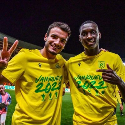 @fcnantes X #KitaOut                                             
                       🇫🇷🇫🇷